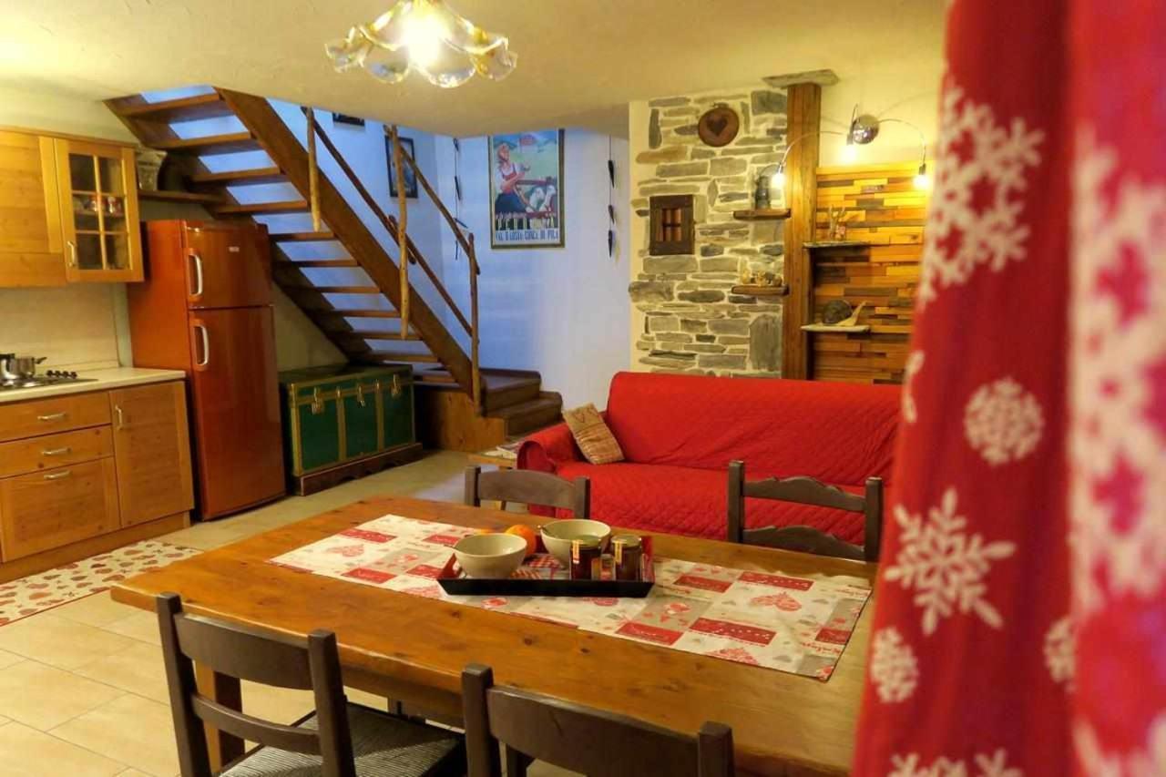 Romantica Suite Con Vasca Idromassaggio Aosta Exterior foto